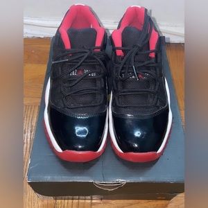 Boys Jordan 11s Size 3.5